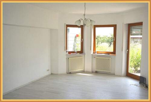 Wohnzimmer - Etagenwohnung mit 74,00 m² in Offenburg zur Miete
