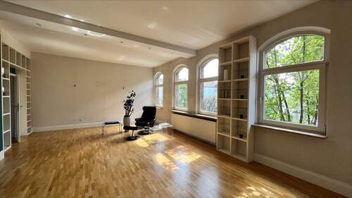 Lichtdurchfluteter Raum - Wohnen im Jugendstilhaus Nürnberg - St. Johannis Wohnung mieten