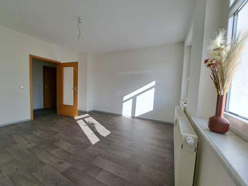 Wohnzimmer.jpg - Etagenwohnung mit 60,00 m² in Thalheim/Erzgebirge zur Miete
