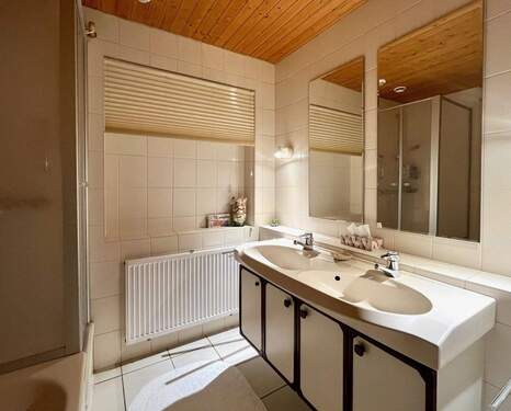 Badezimmer Erdgeschoss - 