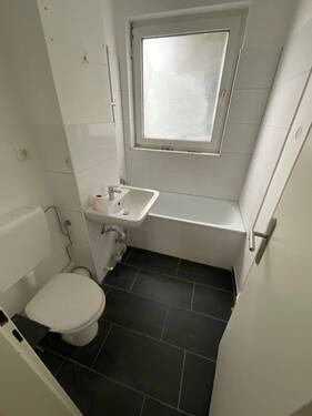 Badezimmer - 3 Zimmer Etagenwohnung zur Miete in Verden (Aller)