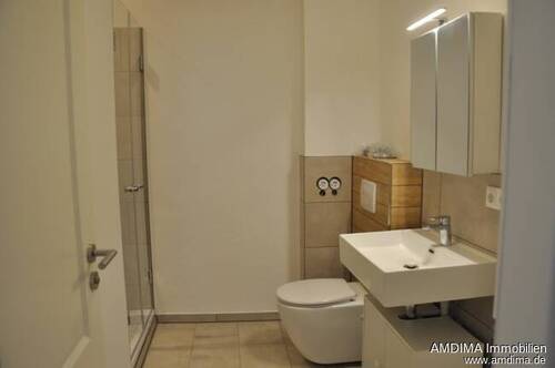 Bad mit Dusche - 3 Zimmer Etagenwohnung zur Miete in Nürnberg / Kornburg