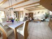 Blick zum Wohnzimmer. - 