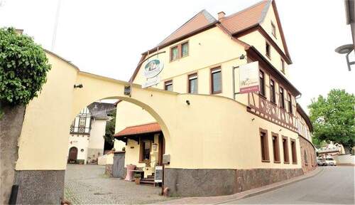 Einfahrt Außen - Hotel, Pension, Gasthof in Nierstein