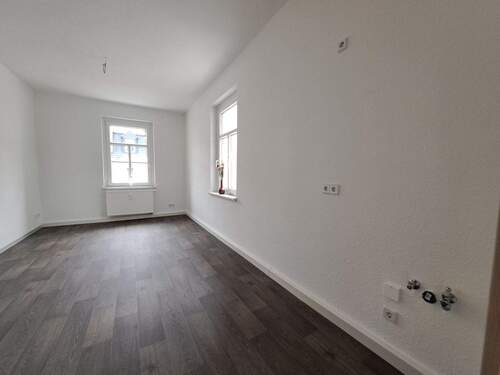 integrierte Küche im Wohnzimmer.jpg - Etagenwohnung mit 44,00 m² in Thalheim/Erzgebirge zur Miete