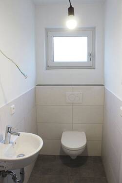 Gäste WC.JPG - Doppelhaushälfte mit 121,00 m&sup2; in Rimbach zur Miete