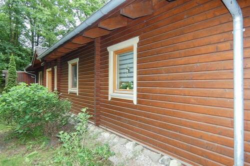aus massiven Holzbohlen - 4 Zimmer Bungalow in Wenzendorf