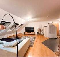Bezaubernde 3 Zimmer Dachgeschoss Wohnung mit 2 Balkonen - Essingen