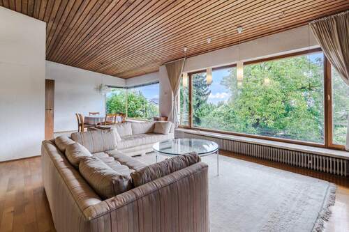 Wohnzimmer - 7 Zimmer Einfamilienhaus zum Kaufen in Hofheim am Taunus