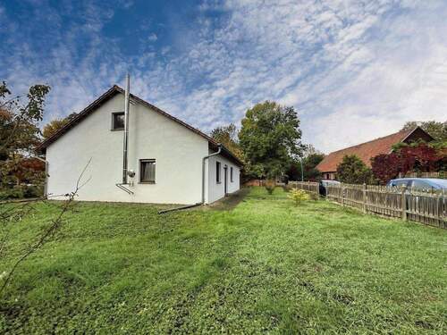Hausansicht - 3 Zimmer Einfamilienhaus zum Kaufen in Am Großen Bruch