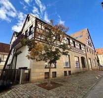 Büro-Ladenlokal mit 3 großen Schaufenstern nähe Laufer Marktplatz