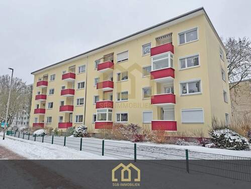 Bild 1 - Neustadt: Lichtdurchflutete 3-Zimmer-Eckwohnung mit Sonnenbalkon, Tageslichtbad & Zusatzräumen