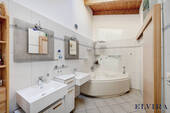 Hauptbadezimmer im Dachgeschoss - 