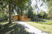 hochwertiges Gartenhaus mit Wasser- und Stromanschluss, Kamin sowie Sauna-Anschlussmöglichkeit - 