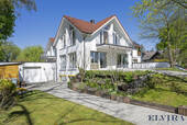 Hausansicht im Garten - 