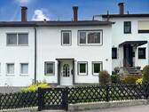 Außenansicht - Charmantes Reihenmittelhaus mit Wintergarten und Garage