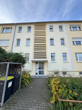 Außenansicht des 6-Familienhauses - Bezugsfreie und modernisierte Eigentumswohnung in Erfurt-Melchendorf