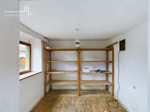 CAM03352G0-PR0039-STILL003 - 