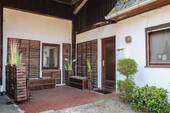 Terrasse und Eingang ELW - 