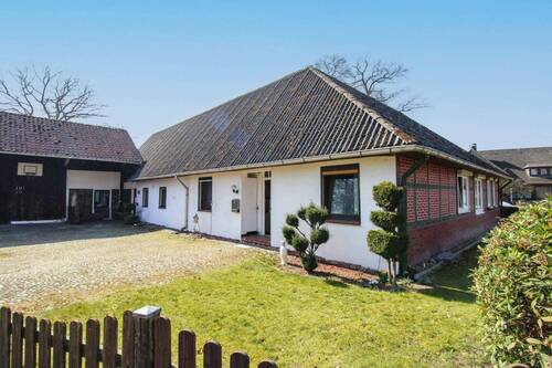Straßenansicht - 