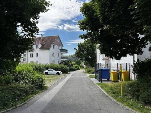 Zufahrt zur Wohnanlage - 