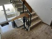 Hauseingang, Treppenhaus - 