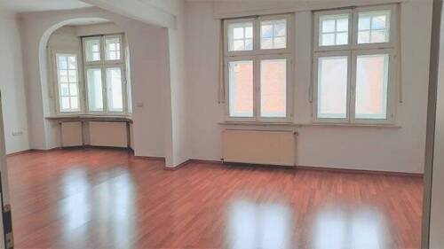 Bild 11 - Saniertes 4 Zimmer Altbau- BÜRO - Praxis im 2.Stock mit KÜCHE in der Innenstadt von Weiden i. d. OPf. zu vermieten!