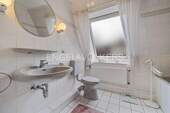 Vollbad im Obergeschoss - 