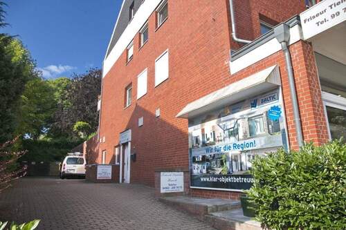 Auffahrt mit Werbefläche - Gewerbefläche mit zusätzlichen Werbeflächen