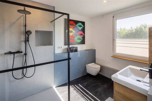 ö Badezimmer 1. OG - 