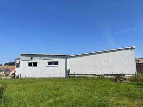 Ansicht von West - Halle zum Kaufen in Hochkirch