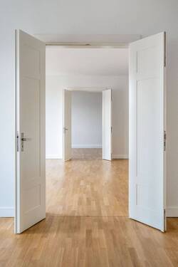 Zimmerflucht - Etagenwohnung mit 251,90 m&sup2; in Berlin zur Miete