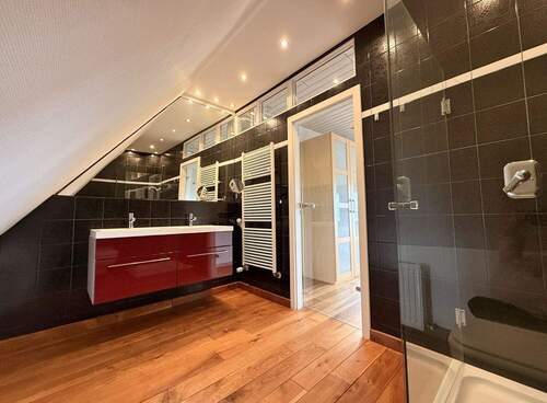 Haupthaus / DG / Duschbad im Dachgeschoss - 