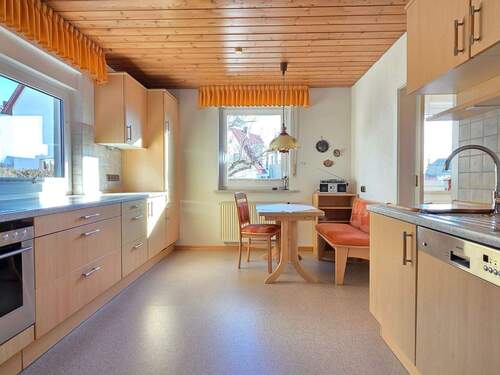 Großzügige Küche - 