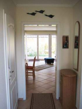 Flur Blick Wohnzimmer - Reihenmittelhaus mit 68,00 m&sup2; in Grömitz zum Kaufen