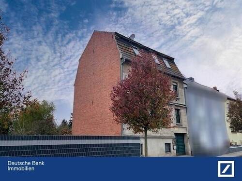 Ansicht des Wohnhauses - Mehrfamilienhaus mit schönem Grundstück und vielseitigen Nutzungsm