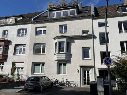 AnsichtHaus - Nett im Terzett: WG-Wohnung in Raderberg