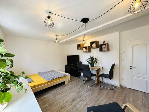 Gästezimmer - 8 Zimmer Einfamilienhaus in Neubrunn