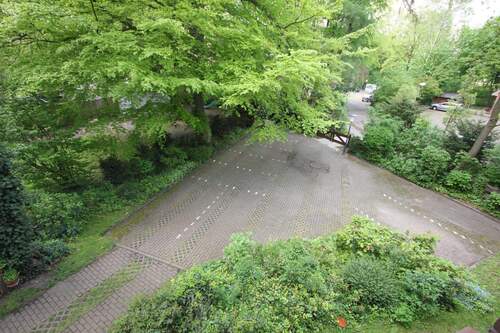 Parkplätze Gartenseite - 