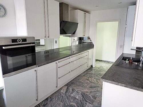 Einbauküche mit Elektrogeräten - 