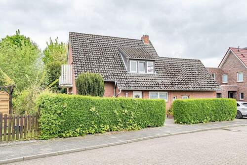 Außenansicht - 7 Zimmer Mehrfamilienhaus, Wohnhaus in Jever