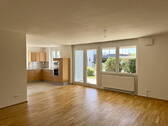 Offene Küche, Wohnzimmer - 3 Zimmer Terrassenwohnung in Neuburg an der Donau