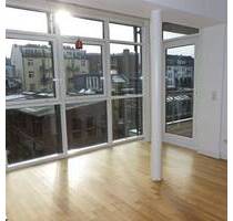 lichtdurchflutete 3 Zimmer Wohnung Balkon Fahrstuhl Fußbodenheizung Tiefgaragenstellplatz Wasserblick teilmöbliert ab 01.08.2026 frei - Hamburg Uhlenhorst