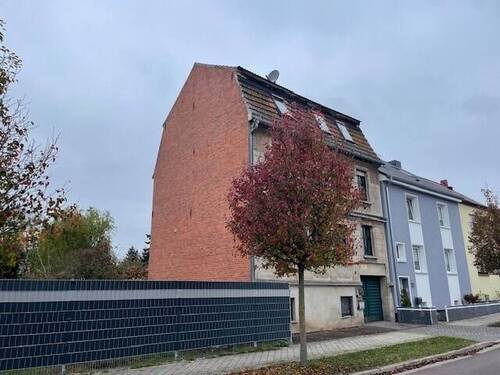 Ansicht - Zweifamilienhaus mit schönem Grundstück