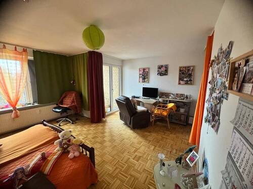 Wohn- und Schlafzimmer - 