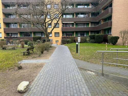 Zuwegung - Etagenwohnung mit 32,00 m² in Lübeck-St. Jürgen zum Kaufen
