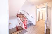 Treppenhaus - 2 Zimmer Etagenwohnung in Hamburg Billstedt