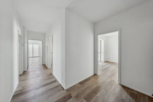 Flur mit Blick auf Wohn- und Kinderzimmer - 