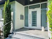 Moderne Hauseingangstür - 