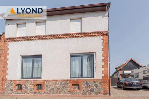 Straßenansicht 2 - Modernes Einfamilienhaus mit vielen Entfaltungsmöglichkeiten